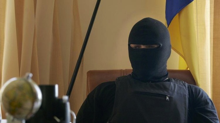 Il capo del battaglione Donbass Semyon Semyonchenko nel corso di un'intervista.
