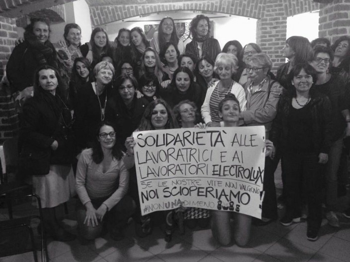 Scioperi di Solidarietà a Milano per le lavoratrici Electrolux Solaro Milano, che per l'adesione allo sciopero dell'8 Marzo sono state sanzionate